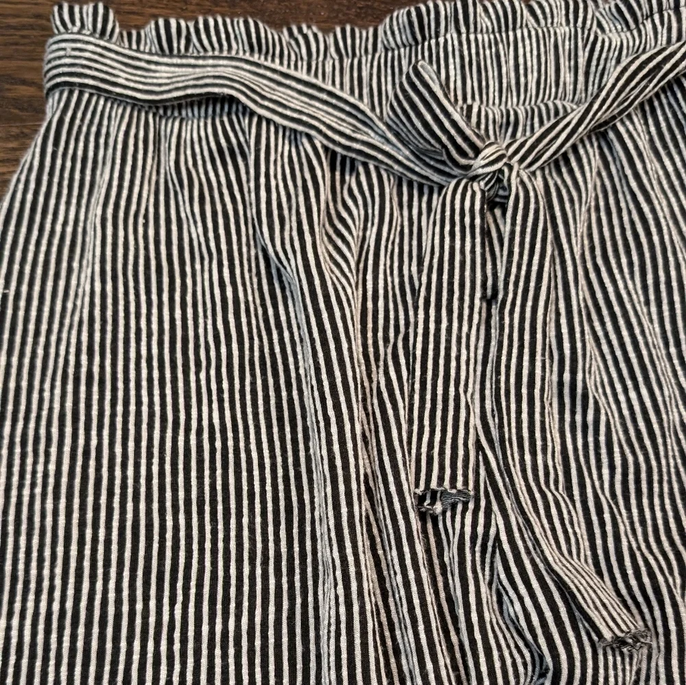 Caution to the Wind Pants Soft and Stretchy Vertical Stripes Black and White - Picture 2 of 6